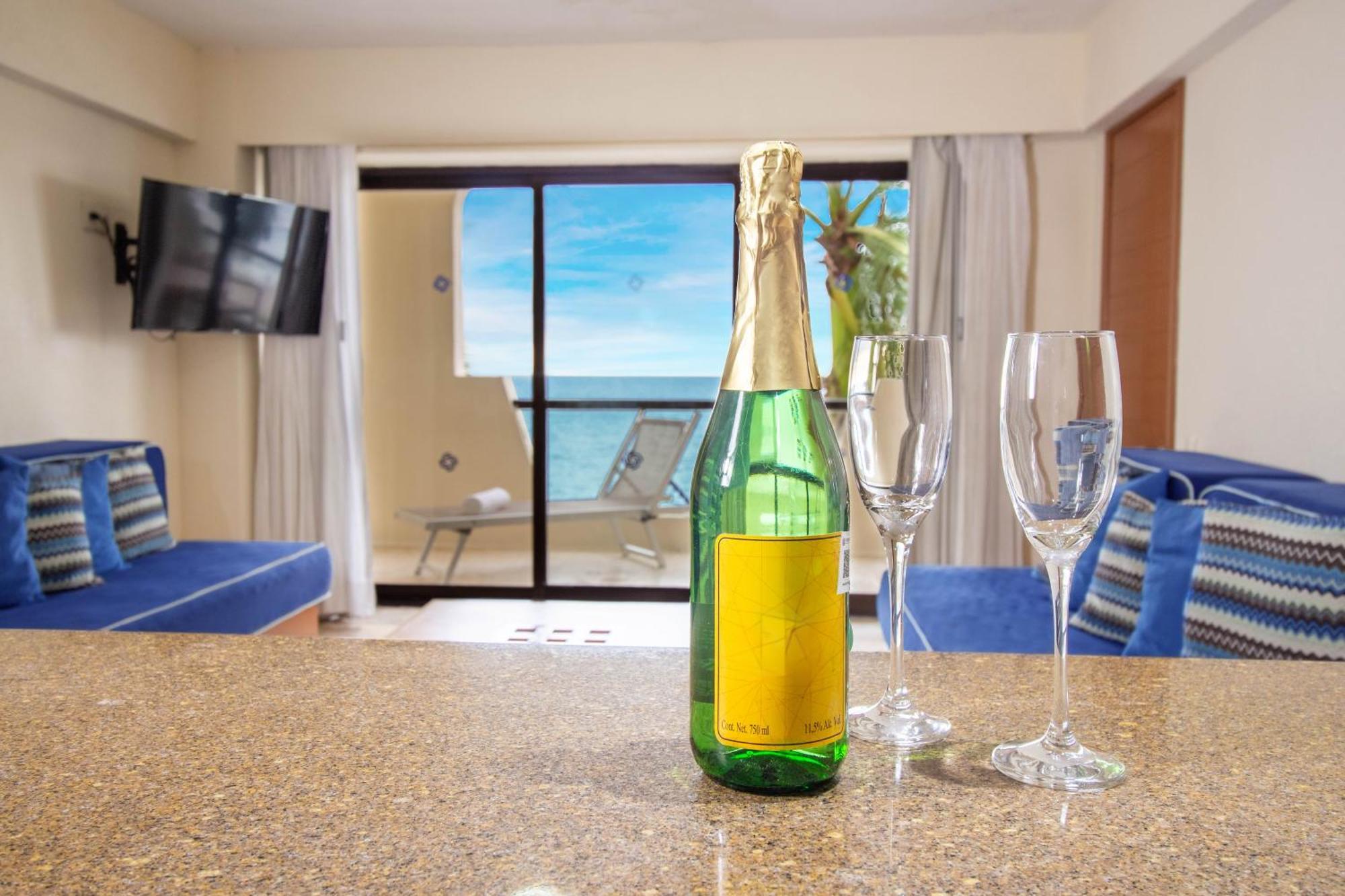 Plaza Pelicanos Grand Beach Resort All Inclusive Puerto Vallarta Dış mekan fotoğraf